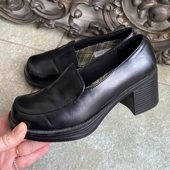 Black Chunky Heel 90s Loafers - Picture 10 of 10